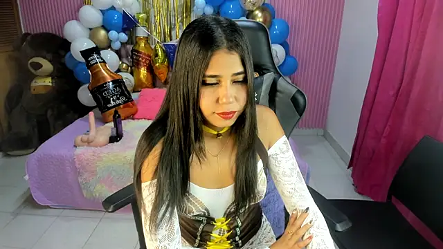 Snapshot of Mindy_19 chatting on September 28, 2025, 10:42 am Mindy 19 online show from September 28, 2025, 10:42 am