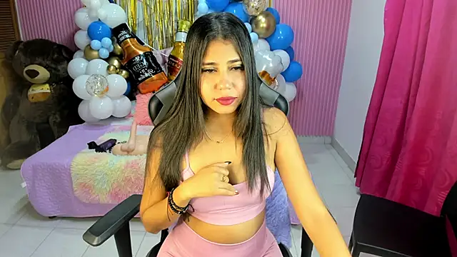 Snapshot of Mindy_19 chatting on October 1, 2025, 10:54 am Mindy 19 online show from October 1, 2025, 10:54 am