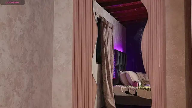 Taurito    online show from October 2, 2025, 4:30 am