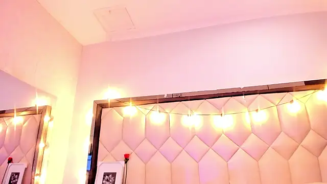 Scarletbigbug online show from February 25, 2026, 11:42 am