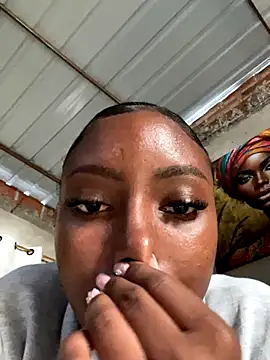 Snapshot of britanyxxs chatting on November 18, 2025, 2:43 pm britanyxxs online show from November 18, 2025, 2:43 pm