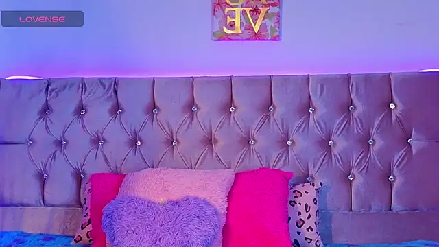 cuteeimy online show from February 5, 2026, 6:45 pm