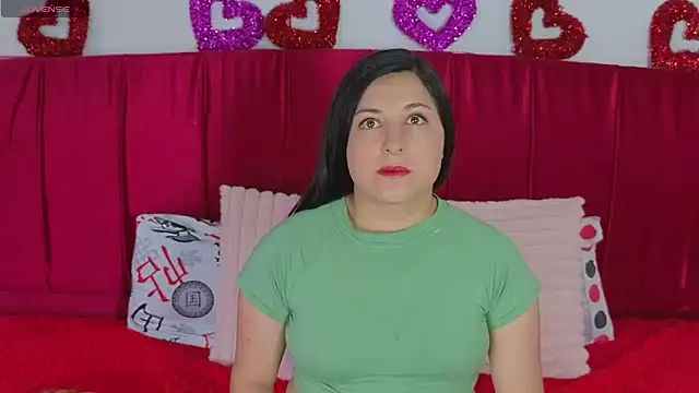 cuteeimy online show from May 5, 2026, 7:11 pm