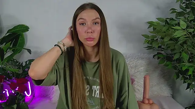 Snapshot of AlysonHuxley_ chatting on March 5, 2026, 6:59 pm AlysonHuxley online show from March 5, 2026, 6:59 pm