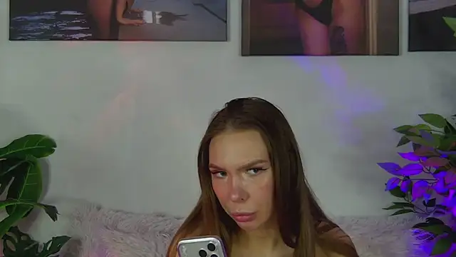 Snapshot of AlysonHuxley_ chatting on March 6, 2026, 6:26 pm AlysonHuxley online show from March 6, 2026, 6:26 pm