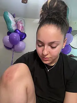 babykalirose online show from April 23, 2026, 6:32 pm