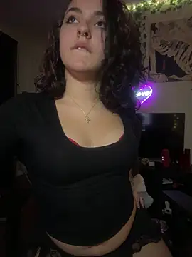 Snapshot of babykalirose chatting on June 4, 2026, 1:22 am babykalirose online show from June 4, 2026, 1:22 am