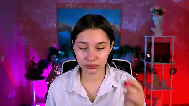 KimClarks  online show from January 13, 2026, 8:41 am