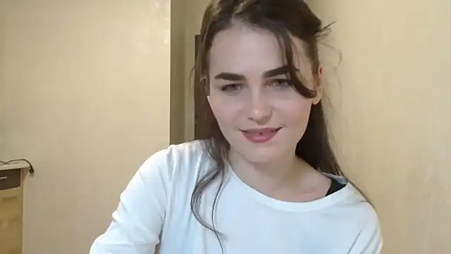 Silviaa a online show from November 28, 2025, 9:50 pm