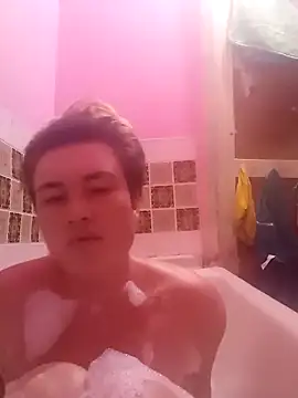 MoonIrene online show from October 25, 2025, 5:40 pm