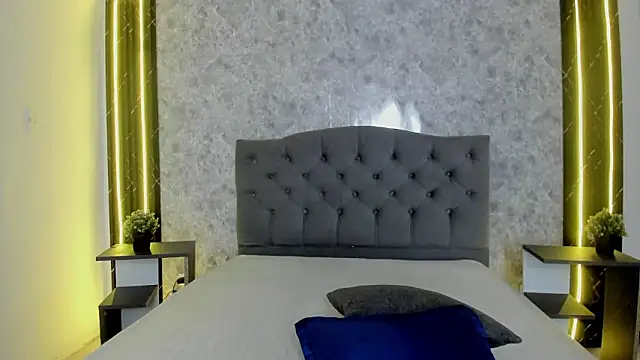 GiannaSlimJB online show from February 25, 2026, 12:20 am