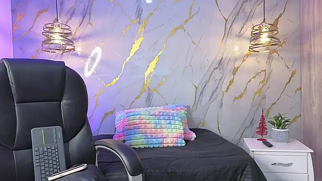 Scaarlettfox online show from March 19, 2026, 7:40 pm