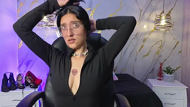 Scaarlettfox online show from March 22, 2026, 7:39 pm