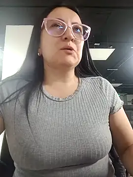 Romina693 online show from September 29, 2025, 6:40 am