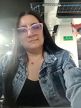 Romina693 online show from November 3, 2025, 6:14 am