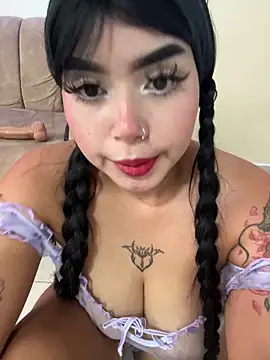lucialauper  online show from June 21, 2026, 10:56 pm
