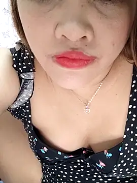 Snapshot of Sweetheart_Claire chatting on October 5, 2025, 3:10 pm Sweetheart Claire online show from October 5, 2025, 3:10 pm