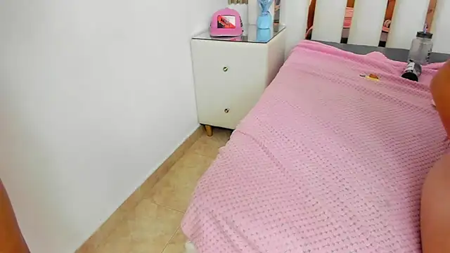 Snapshot of KailinANDrihky chatting on October 6, 2025, 2:31 am KailinANDrihky online show from October 6, 2025, 2:31 am