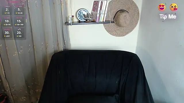 Snapshot of Tim_mz01 chatting on September 8, 2025, 10:09 pm Tim mz01 online show from September 8, 2025, 10:09 pm