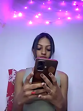 Your-Kitkat online show from November 14, 2025, 5:33 pm