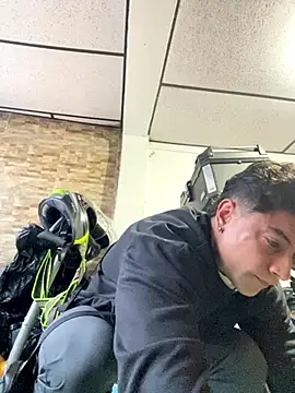 Snapshot of MR_MUSCLE chatting on October 2, 2025, 11:06 am MR MUSCLE online show from October 2, 2025, 11:06 am