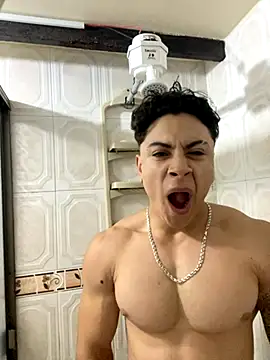 Snapshot of MR_MUSCLE chatting on October 5, 2025, 10:13 am MR MUSCLE online show from October 5, 2025, 10:13 am