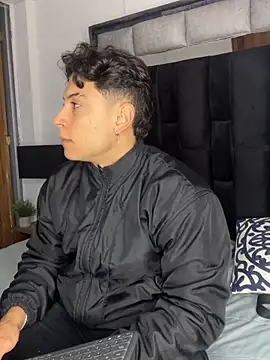 Snapshot of MR_MUSCLE chatting on October 10, 2025, 11:42 am MR MUSCLE online show from October 10, 2025, 11:42 am