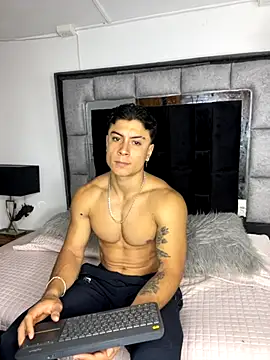 Snapshot of MR_MUSCLE chatting on October 30, 2025, 11:33 am MR MUSCLE online show from October 30, 2025, 11:33 am