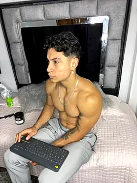 Snapshot of MR_MUSCLE chatting on October 31, 2025, 11:44 am MR MUSCLE online show from October 31, 2025, 11:44 am