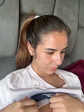 AllieYourGirl online show from December 13, 2025, 7:53 pm