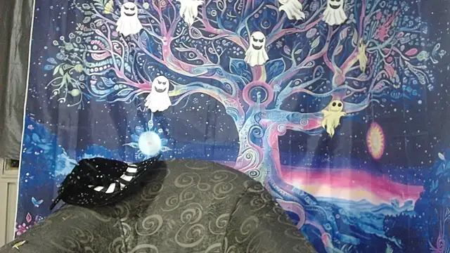 Zafira Mayeers online show from October 28, 2025, 5:11 am