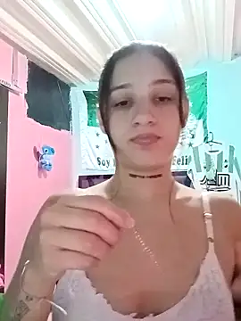 Snapshot of Arii_collins1 chatting on September 24, 2025, 5:38 pm Arii collins1 online show from September 24, 2025, 5:38 pm