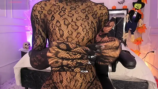 SwettRenata  online show from October 18, 2025, 12:28 pm