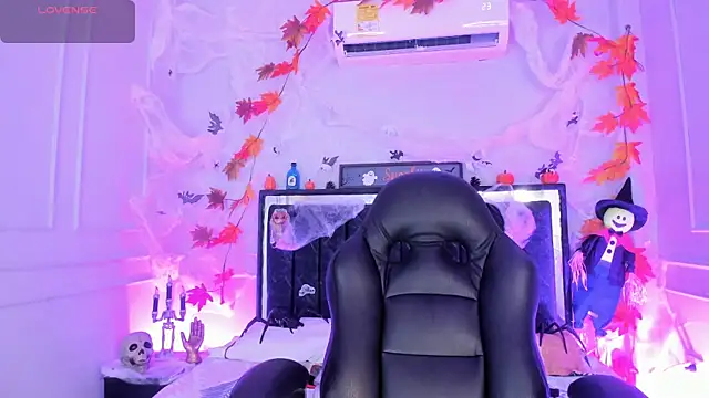 SwettRenata  online show from October 31, 2025, 12:17 pm