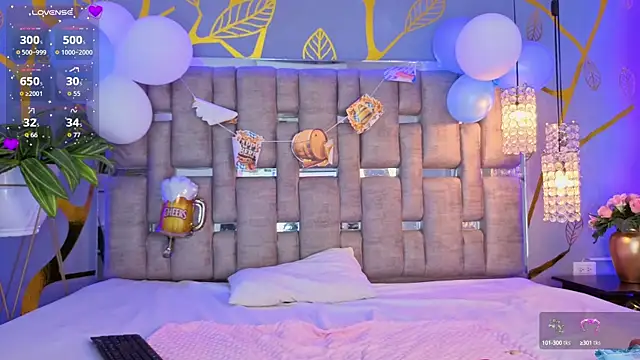 Snapshot of CandyRouse__ chatting on October 4, 2025, 10:30 pm CandyRouse online show from October 4, 2025, 10:30 pm