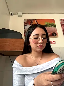 Snapshot of Michelle_Zoe chatting on September 14, 2025, 5:56 pm Michelle Zoe online show from September 14, 2025, 5:56 pm