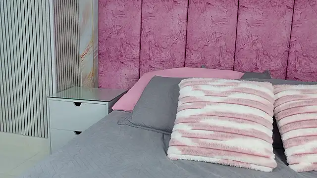 emmacurvy online show from March 3, 2026, 3:12 am