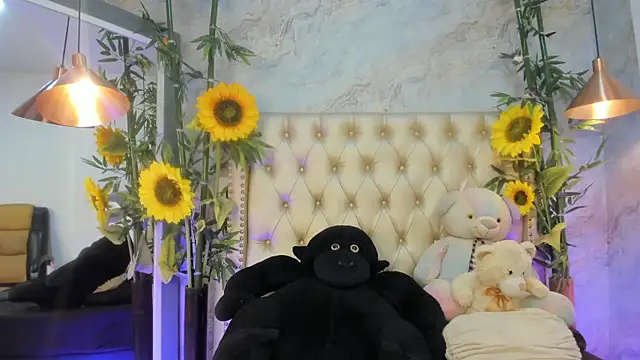 LittleeJaz online show from June 25, 2026, 4:12 am