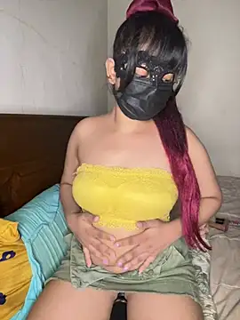 Ariana  Marie online show from July 6, 2026, 9:28 am