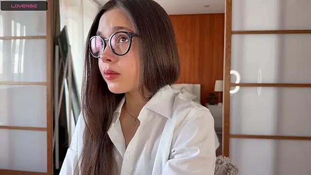 PlumyBun online show from November 22, 2025, 4:22 am