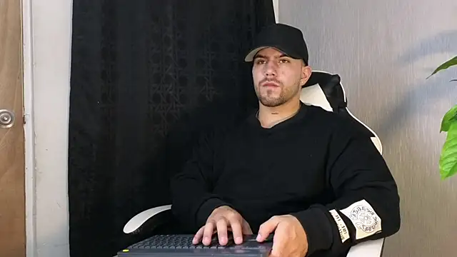 Ades Lowe online show from October 7, 2025, 11:51 am