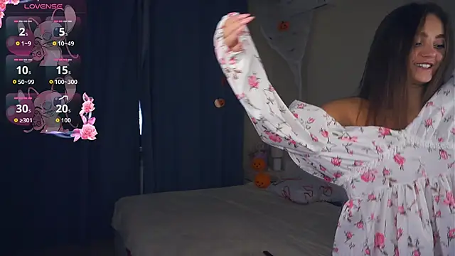 LoraDavi online show from November 7, 2025, 7:08 am