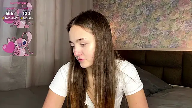 LoraDavi online show from March 10, 2026, 7:46 am