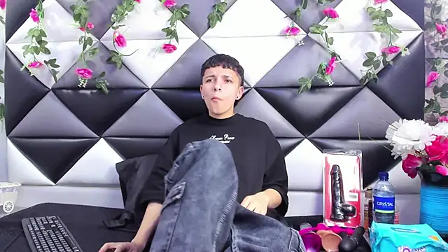 Snapshot of Megan_Thompson_ chatting on September 21, 2025, 2:24 am Megan Thompson  online show from September 21, 2025, 2:24 am