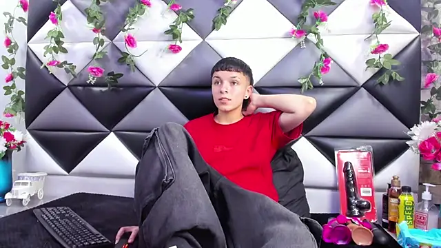 Snapshot of Megan_Thompson_ chatting on September 26, 2025, 2:15 am Megan Thompson  online show from September 26, 2025, 2:15 am