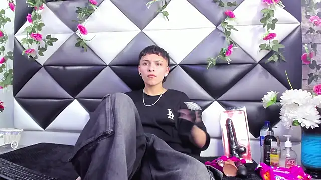 Snapshot of Megan_Thompson_ chatting on October 2, 2025, 2:18 am Megan Thompson  online show from October 2, 2025, 2:18 am