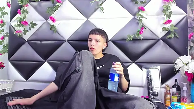 Snapshot of Megan_Thompson_ chatting on October 4, 2025, 2:20 am Megan Thompson  online show from October 4, 2025, 2:20 am