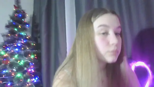 yourhoney Lola  online show from December 20, 2025, 5:09 pm