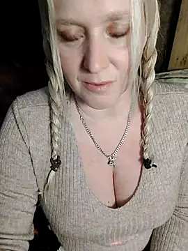 Snapshot of Bouncy-Bella28X chatting on September 11, 2025, 1:22 pm Bouncy-Bella28X online show from September 11, 2025, 1:22 pm