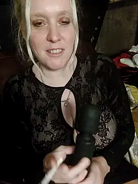 Snapshot of Bouncy-Bella28X chatting on September 17, 2025, 9:49 pm Bouncy-Bella28X online show from September 17, 2025, 9:49 pm